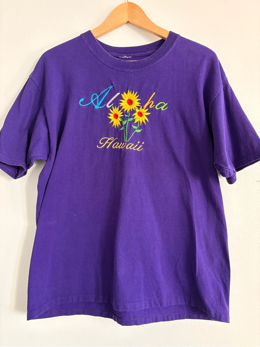 Vintage Graphic Tee - Embroidered - Hawaii - Large